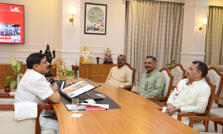 MP NEWS: मुख्यमंत्री डॉ. मोहन यादव से भारतीय किसान संघ अध्यक्ष ने की मुलाकात, मूंग-उड़द खरीदी के निर्णय पर जताया आभार… MP NEWS: मुख्यमंत्री डॉ. मोहन यादव से भारतीय किसान संघ अध्यक्ष ने की मुलाकात, मूंग-उड़द खरीदी के निर्णय पर जताया आभार…