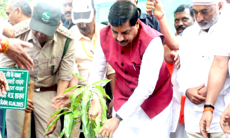 MP NEWS: प्राकृति का अद्भुत वरदान एवं अद्वितीय नैसर्गिक देन है पचमढ़ी : मुख्यमंत्री डॉ. मोहन यादव… MP NEWS: प्राकृति का अद्भुत वरदान एवं अद्वितीय नैसर्गिक देन है पचमढ़ी : मुख्यमंत्री डॉ. मोहन यादव…