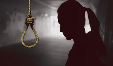 CG Crime: तहसीलदार की असिस्टेंट प्रोफेसर बेटी ने की आत्महत्या, सुसाइड नोट में जाहिर किया दर्द…. CG Crime: तहसीलदार की असिस्टेंट प्रोफेसर बेटी ने की आत्महत्या, सुसाइड नोट में जाहिर किया दर्द….