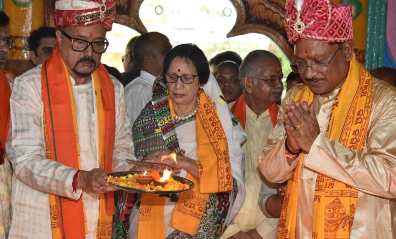 विष्णु देव साय भगवान जगन्नाथ की रथ यात्रा में हुए शामिल,छेरापहरा की रस्म अदायगी कर मांगा प्रदेशवासियों के लिए आशीर्वाद.. विष्णु देव साय भगवान जगन्नाथ की रथ यात्रा में हुए शामिल,छेरापहरा की रस्म अदायगी कर मांगा प्रदेशवासियों के लिए आशीर्वाद..