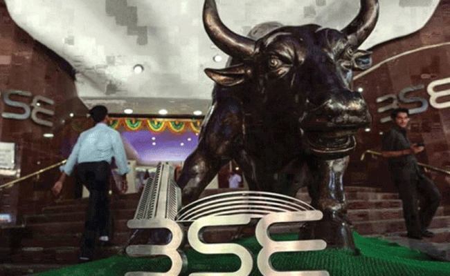 गिरावट के साथ खुला शेयर बाजार, सेंसेक्स और निफ्टी टूटे