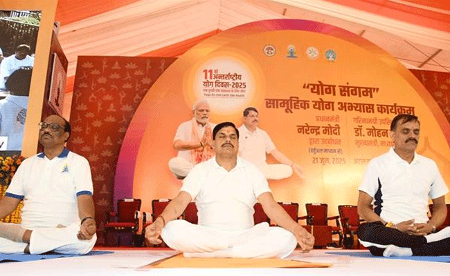 योग का अर्थ है जोड़ना और मैं से हम की यात्रा ही योग का आधार है: प्रधानमंत्री श्री मोदी