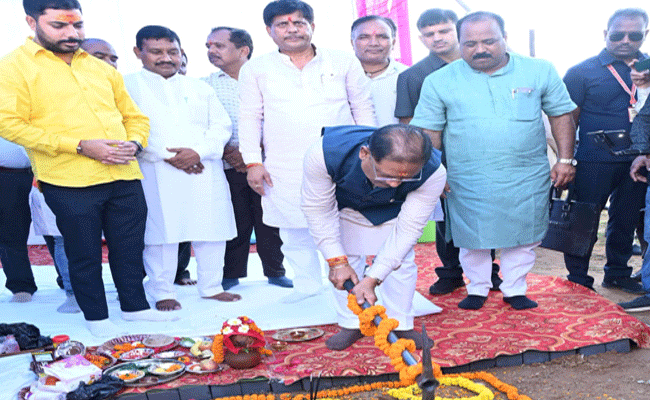 मुख्यमंत्री श्री साय ने कुनकुरी में 250 सीटर नालंदा परिसर का किया भूमिपूजन: लाइब्रेरी में होगी इंडोर और आउटडोर अध्ययन की व्यवस्था