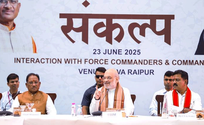 केंद्रीय गृह एवं सहकारिता मंत्री श्री अमित शाह ने आज छत्तीसगढ़ के नवा रायपुर में सुरक्षा बलों के जवानों के साथ संवाद किया केंद्रीय गृह एवं सहकारिता मंत्री श्री अमित शाह ने आज छत्तीसगढ़ के नवा रायपुर में सुरक्षा बलों के जवानों के साथ संवाद किया