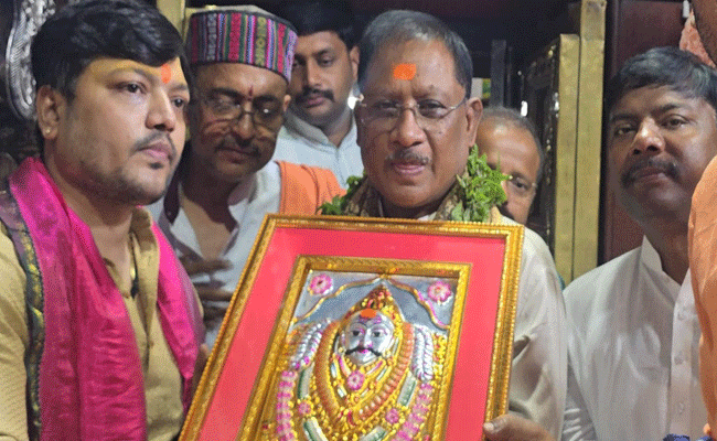 ‘काशी के कोतवाल’ श्री काल भैरव जी के दरबार में मुख्यमंत्री श्री विष्णुदेव साय ने की पूजा-अर्चना ‘काशी के कोतवाल’ श्री काल भैरव जी के दरबार में मुख्यमंत्री श्री विष्णुदेव साय ने की पूजा-अर्चना
