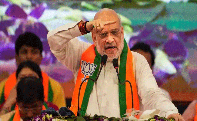 कोलकाता में बोले गृह मंत्री अमित शाह- वोट बैंक बढ़ाने घुसपैठ करवा रहीं ममता बनर्जी