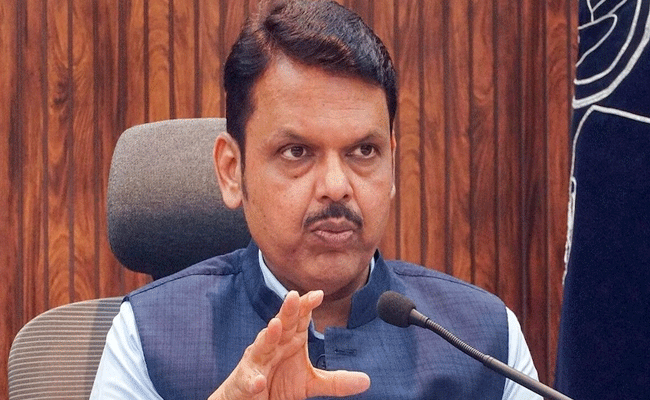 हिंदी भाषा विवाद पर बोले सीएम फडणवीस- उद्धव सरकार ने मंजूर की थी रिपोर्ट हिंदी भाषा विवाद पर बोले सीएम फडणवीस- उद्धव सरकार ने मंजूर की थी रिपोर्ट