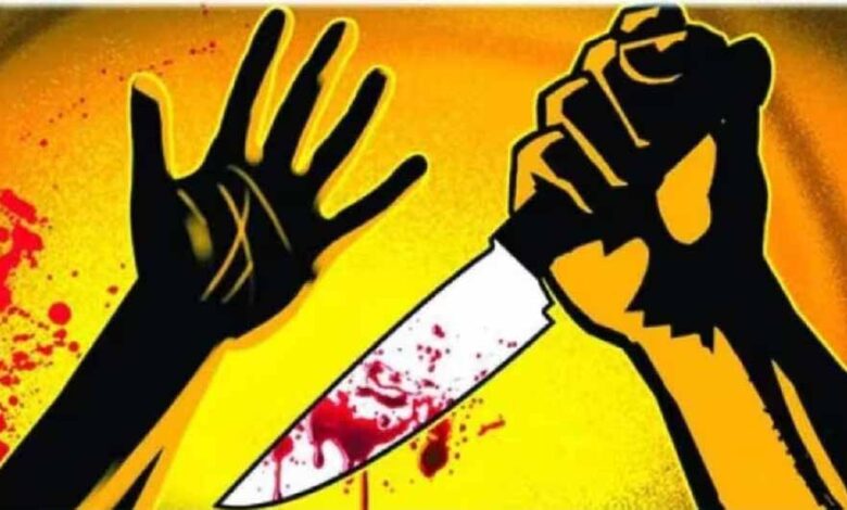 नशेड़ी बेटे ने अपने पिता पर दुकान में घुसकर जानलेवा हमला नशेड़ी बेटे ने अपने पिता पर दुकान में घुसकर जानलेवा हमला