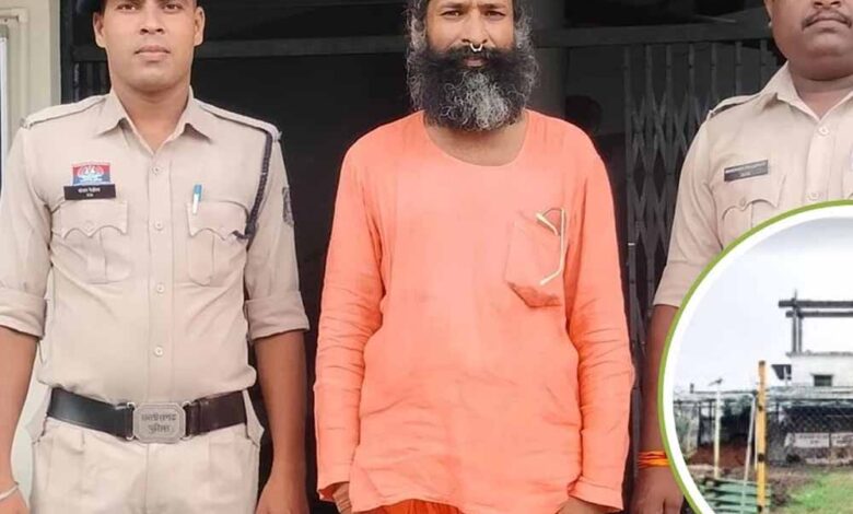 विवादों में फंसे ढोंगी योगी तरुण, गोवा आश्रम पर भी लगा ताला विवादों में फंसे ढोंगी योगी तरुण, गोवा आश्रम पर भी लगा ताला