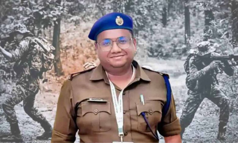 सुकमा जिले में माओवादियों ने इम्प्रोवाइज्ड एक्सप्लोसिव डिवाइस (IED) ब्लास्ट किया, ASP आकाश राव की मौत सुकमा जिले में माओवादियों ने इम्प्रोवाइज्ड एक्सप्लोसिव डिवाइस (IED) ब्लास्ट किया, ASP आकाश राव की मौत