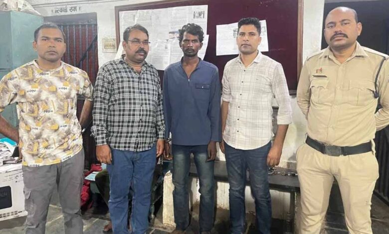 हत्या कर बिलासपुर में छिपा था आरोपी, पुलिस ने दबोचा हत्या कर बिलासपुर में छिपा था आरोपी, पुलिस ने दबोचा