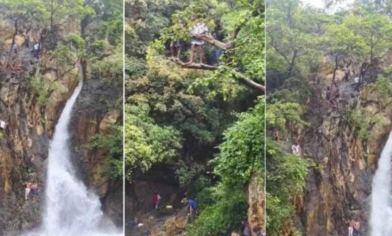 पिकनिक स्पॉट बना खतरे का केंद्र: परसदा वॉटरफॉल पर स्टंटबाजों पर नजर, सुरक्षा के लिए तैनात जवान पिकनिक स्पॉट बना खतरे का केंद्र: परसदा वॉटरफॉल पर स्टंटबाजों पर नजर, सुरक्षा के लिए तैनात जवान