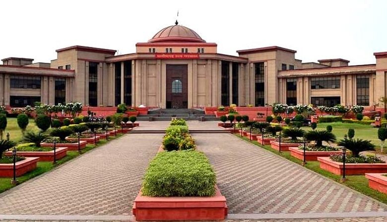 हाईकोर्ट से सस्पेंड बीईओ को बड़ी राहत, कलेक्टर का आदेश रद्द
