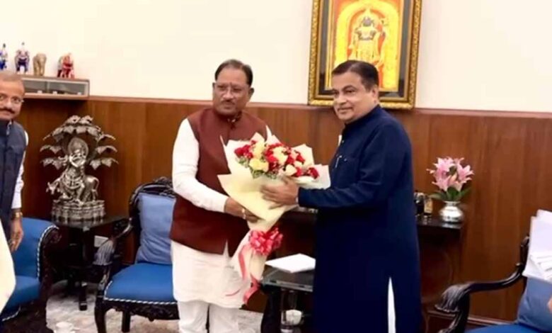 राज्य की सड़कों और विकास योजनाओं पर चर्चा करने आज शाम केंद्रीय मंत्री नितिन गडकरी से मिले मुख्यमंत्री विष्णुदेव साय राज्य की सड़कों और विकास योजनाओं पर चर्चा करने आज शाम केंद्रीय मंत्री नितिन गडकरी से मिले मुख्यमंत्री विष्णुदेव साय