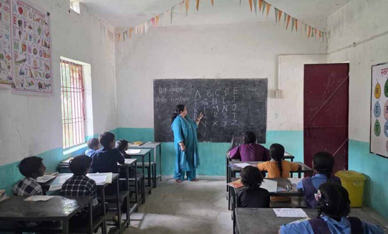 युक्तियुक्तकरण से पोड़ी खुर्द और हरापारा स्कूल में उत्साह का माहौल युक्तियुक्तकरण से पोड़ी खुर्द और हरापारा स्कूल में उत्साह का माहौल