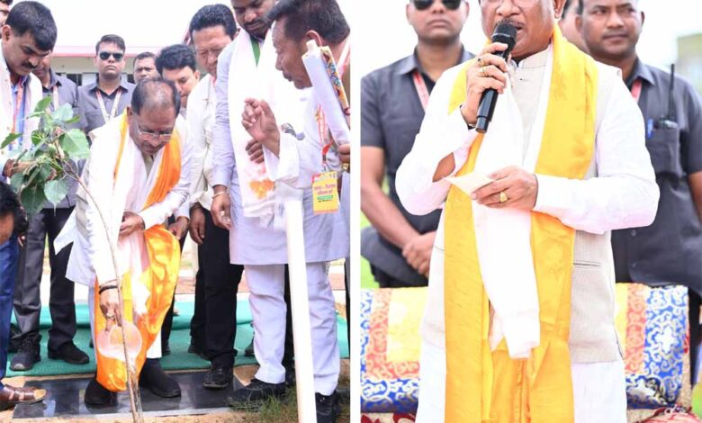छत्तीसगढ़ में बौद्ध परंपरा की जड़ें अत्यंत गहरी : मुख्यमंत्री साय छत्तीसगढ़ में बौद्ध परंपरा की जड़ें अत्यंत गहरी : मुख्यमंत्री साय