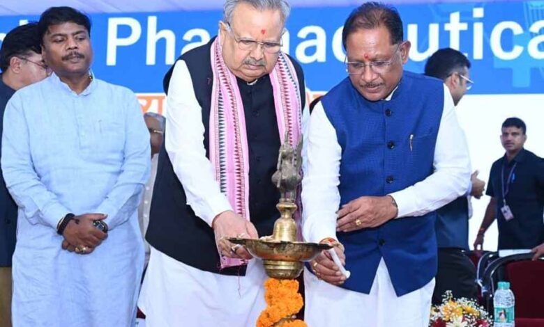 नई औद्योगिक नीति के माध्यम से विकास और रोजगार सृजन कर रही है हमारी सरकार : मुख्यमंत्री साय नई औद्योगिक नीति के माध्यम से विकास और रोजगार सृजन कर रही है हमारी सरकार : मुख्यमंत्री साय
