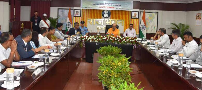 केवल रिपोर्ट पर निर्भर न रहें, निचले स्तर पर जाकर योजनाओें का क्रियान्वयन देखें : डेका