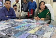 जीआरपी ने 75 लोगों को लौंटाएं उनके मोबाइल