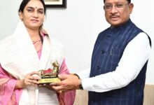 मुख्यमंत्री विष्णु देव साय ने वॉटर वुमन शिप्रा पाठक का किया सम्मान