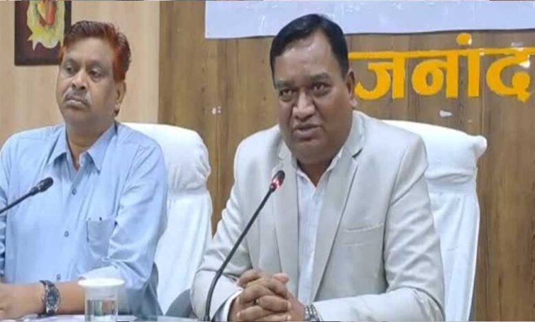 कमिश्नर बस्तर डोमन सिंह ने वीडियो कांफ्रेंसिंग के जरिए ली भैरमगढ़- नरहरपुर सहित कई ब्लॉक के अधिकारियों की बैठक कमिश्नर बस्तर डोमन सिंह ने वीडियो कांफ्रेंसिंग के जरिए ली भैरमगढ़- नरहरपुर सहित कई ब्लॉक के अधिकारियों की बैठक