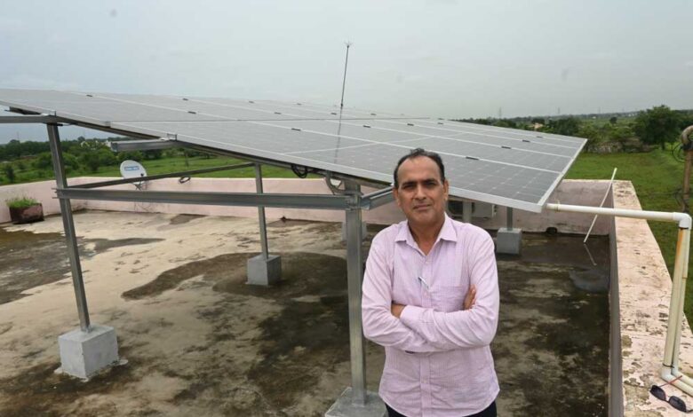 रायपुर : सूरज की तपिश से फैल रहा घर आँगन में उजियारा, प्रधानमंत्री सूर्यघर योजना बनी आमजन के लिए लाभकारी रायपुर : सूरज की तपिश से फैल रहा घर आँगन में उजियारा, प्रधानमंत्री सूर्यघर योजना बनी आमजन के लिए लाभकारी