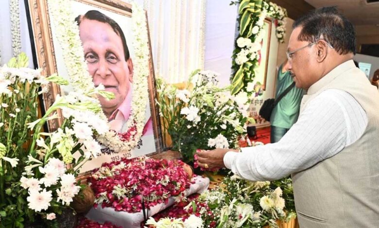 सभी को हँसाने वाला कवि हमें रुलाकर चला गया – मुख्यमंत्री साय सभी को हँसाने वाला कवि हमें रुलाकर चला गया – मुख्यमंत्री साय