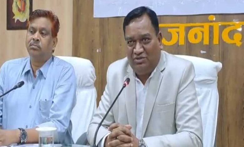 कमिश्नर बस्तर डोमन सिंह ने वीडियो कांफ्रेंसिंग के जरिए ली भैरमगढ़- नरहरपुर सहित माकड़ी एवं बकावण्ड ब्लॉक के अधिकारियों की बैठक कमिश्नर बस्तर डोमन सिंह ने वीडियो कांफ्रेंसिंग के जरिए ली भैरमगढ़- नरहरपुर सहित माकड़ी एवं बकावण्ड ब्लॉक के अधिकारियों की बैठक