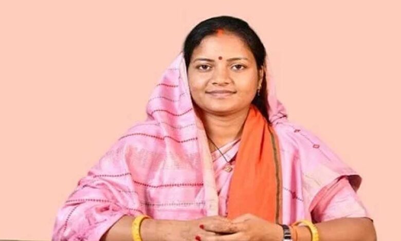 मंत्री श्रीमती लक्ष्मी राजवाड़े के प्रयास से सूरजपुर को मिली सड़क विकास की सौगात मंत्री श्रीमती लक्ष्मी राजवाड़े के प्रयास से सूरजपुर को मिली सड़क विकास की सौगात