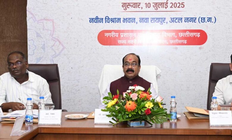 महापौरो और आयुक्तों के इंदौर शहर के अध्ययन भ्रमण का छत्तीसगढ़ को मिलेगा लाभ: उप मुख्यमंत्री अरुण साव महापौरो और आयुक्तों के इंदौर शहर के अध्ययन भ्रमण का छत्तीसगढ़ को मिलेगा लाभ: उप मुख्यमंत्री अरुण साव