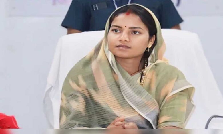 मंत्री श्रीमती लक्ष्मी राजवाड़े के प्रयास से सूरजपुर को मिली सड़कों की सौगात मंत्री श्रीमती लक्ष्मी राजवाड़े के प्रयास से सूरजपुर को मिली सड़कों की सौगात