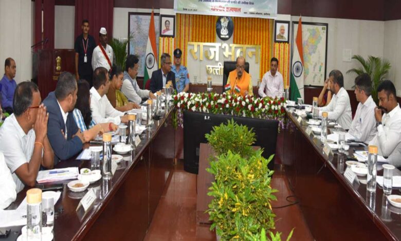 केवल रिपोर्ट पर निर्भर न रहें, निचले स्तर पर जाकर योजनाओें का क्रियान्वयन देखें-डेका केवल रिपोर्ट पर निर्भर न रहें, निचले स्तर पर जाकर योजनाओें का क्रियान्वयन देखें-डेका