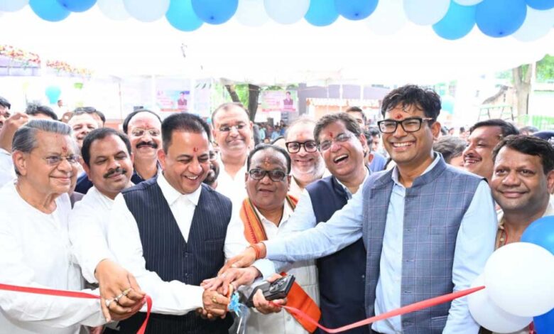 पूरी प्रतिबद्धता के साथ छत्तीसगढ़ के सर्वांगीण विकास के लिए कर रहे कार्य-वित्त मंत्री ओ.पी.चौधरी पूरी प्रतिबद्धता के साथ छत्तीसगढ़ के सर्वांगीण विकास के लिए कर रहे कार्य-वित्त मंत्री ओ.पी.चौधरी