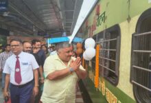 रायपुर : रामलला दर्शन योजना के तहत सरगुजा संभाग से 850 श्रद्धालओं का जत्था अयोध्या धाम रवाना