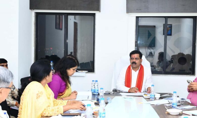 रायपुर : उपमुख्यमंत्री विजय शर्मा की अध्यक्षता में पंचायत विभाग की बैठक सम्पन्न रायपुर : उपमुख्यमंत्री विजय शर्मा की अध्यक्षता में पंचायत विभाग की बैठक सम्पन्न