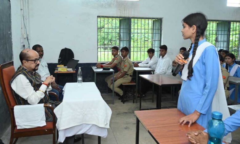 रायपुर : राज्यपाल रमेन डेका ने विद्यार्थियों को दिए सफलता के मंत्र रायपुर : राज्यपाल रमेन डेका ने विद्यार्थियों को दिए सफलता के मंत्र