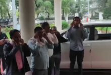 कवर्धा में कलेक्टर गोपाल वर्मा ने देर से आने वाले कर्मचारियों को कान पकड़कर उठक-बैठक लगवाई