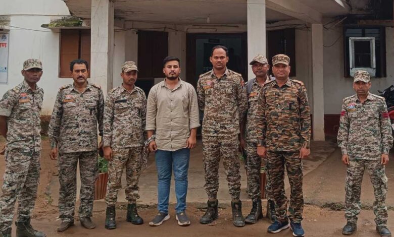 CG Crime: महिलाओं की अश्लील वीडियो बनाकर करता था ब्लैकमेल और दुष्कर्म, शिकायत के बाद आरोपी गिरफ्तार..… CG Crime: महिलाओं की अश्लील वीडियो बनाकर करता था ब्लैकमेल और दुष्कर्म, शिकायत के बाद आरोपी गिरफ्तार..…