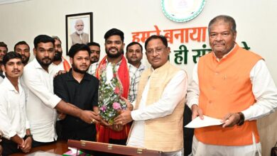 CG NEWS: मुख्यमंत्री विष्णु देव साय से रजक समाज के प्रतिनिधि मंडल ने की सौजन्य भेंट, राज्य स्तरीय युवा सम्मेलन में शामिल होने का दिया आमंत्रण….