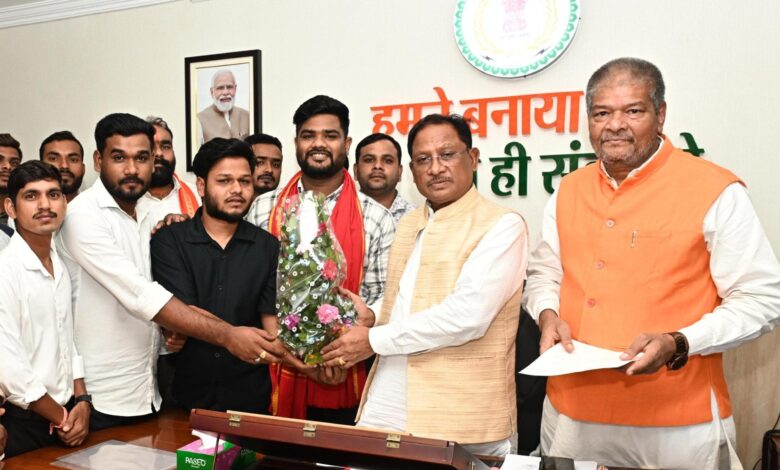 CG NEWS: मुख्यमंत्री विष्णु देव साय से रजक समाज के प्रतिनिधि मंडल ने की सौजन्य भेंट, राज्य स्तरीय युवा सम्मेलन में शामिल होने का दिया आमंत्रण…. CG NEWS: मुख्यमंत्री विष्णु देव साय से रजक समाज के प्रतिनिधि मंडल ने की सौजन्य भेंट, राज्य स्तरीय युवा सम्मेलन में शामिल होने का दिया आमंत्रण….