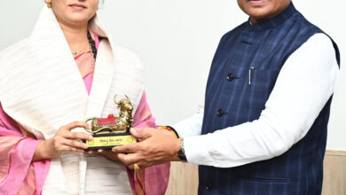 CG NEWS: मुख्यमंत्री विष्णु देव साय से मिलीं ‘वॉटर वुमन’ शिप्रा पाठक, पर्यावरण संरक्षण में उल्लेखनीय कार्य के लिए सीएम ने किया सम्मानित…