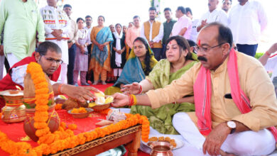 उप मुख्यमंत्री अरुण साव ने सपरिवार मनाया हरेली पर्व, कृषि औजारों की पूजा और गेड़ी का लिया आनंद….