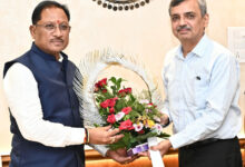मुख्यमंत्री विष्णु देव साय से भूमि संसाधन विभाग के सचिव मनोज जोशी की भेंट, भू-अभिलेख सुदृढ़ीकरण और तकनीकी नवाचारों पर हुई विस्तृत चर्चा….