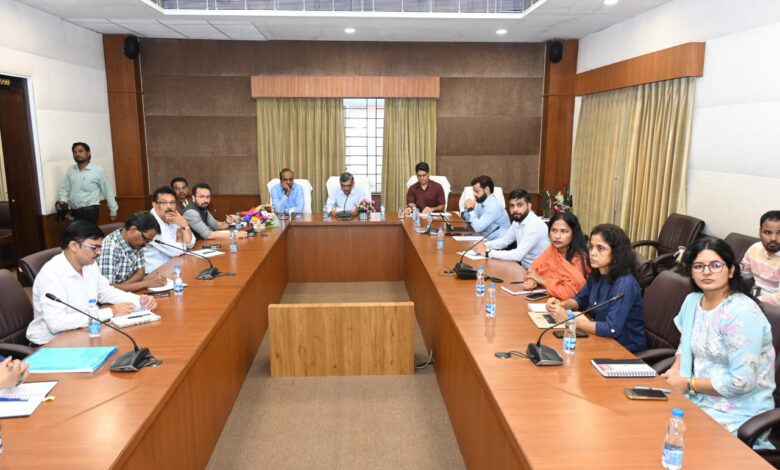 छत्तीसगढ़ में भू-अभिलेख आधुनिकीकरण एवं नक्शा परियोजना की समीक्षा हेतु तीन दिवसीय दौरा कार्यक्रम… छत्तीसगढ़ में भू-अभिलेख आधुनिकीकरण एवं नक्शा परियोजना की समीक्षा हेतु तीन दिवसीय दौरा कार्यक्रम…