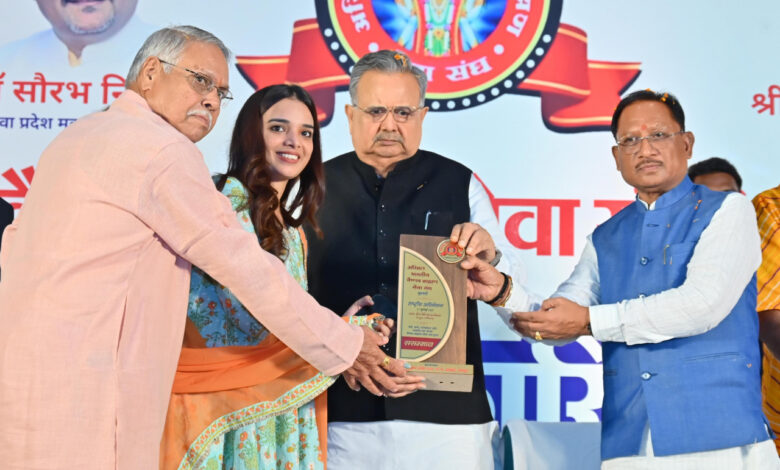 मुख्यमंत्री साय अखिल भारतीय वैष्णव ब्राह्मण सेवा संघ की राष्ट्रीय कार्यकारिणी बैठक में हुए शामिल, कहा – समाज का योगदान गौरवशाली और प्रेरणादायक…. मुख्यमंत्री साय अखिल भारतीय वैष्णव ब्राह्मण सेवा संघ की राष्ट्रीय कार्यकारिणी बैठक में हुए शामिल, कहा – समाज का योगदान गौरवशाली और प्रेरणादायक….