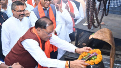 गुरु पूर्णिमा पर मुख्यमंत्री विष्णु देव साय ने श्री सत्यनारायण बाबा धाम में की पूजा-अर्चना, प्रदेशवासियों के सुख-समृद्धि की कामना की….