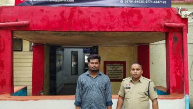 महिलाओं एवं बच्चों से संबंधित आपत्तिजनक वीडियो वायरल करने वाला 01 आरोपी गिरफ्तार आरोपी के विरूद्ध थाना आजाद चौक में आईटी एक्ट का प्रकरण दर्ज कर भेजा गया जेल।