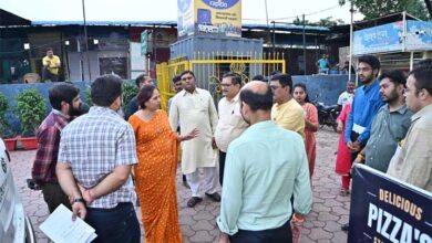 मैथिलीशरण गुप्त उद्यान तेलीबांधा से झूलों को 24 घंटे के अंदर हटाने की कार्यवाही प्रारंभ करे….- मीनल चौबे