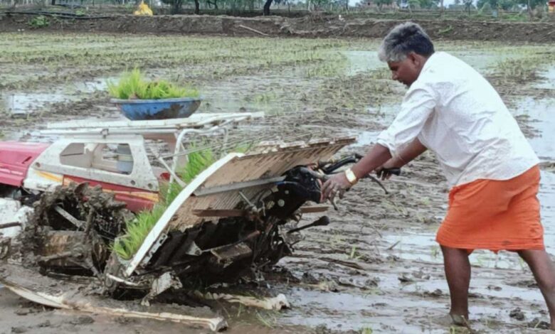खेती में तकनीकी नवाचार से समृद्धि: नवागढ़ के किसान श्री संतोष साहू बने प्रेरणा स्रोत