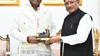 केंद्रीय जनजातीय कार्य राज्य मंत्री दुर्गा दास उइके की मुख्यमंत्री विष्णु देव साय से सौजन्य भेंट, जनजातीय विकास पर हुई व्यापक चर्चा….